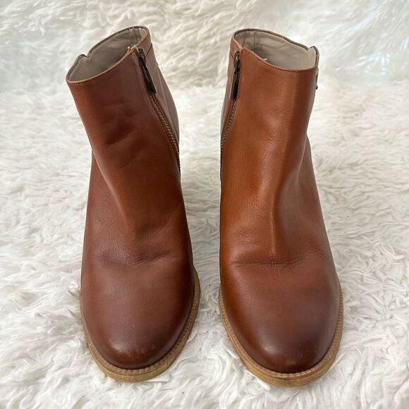 Hinge Cognac Leather Ankle Booties Buckle accent, almond toe Size 9 M block heel - Picture 3 of 11